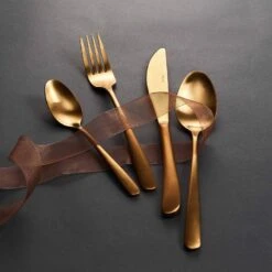 Couverts KINGS (16 éléments) -GourmetHome Soldes Magasin 1000337787 220225 022 MOOD DETAILS P000000001000337787 mood