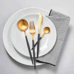 Couverts STILETTO (16 éléments) -GourmetHome Soldes Magasin 1000337794 220225 021 MOOD DETAILS P000000001000337794 mood
