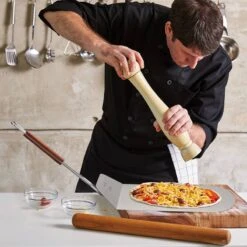 Pelle à Pizza XXL Avec Poignée En Bois -GourmetHome Soldes Magasin 755af032f5ea4270b1e9d17a1a7edb5f