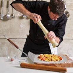 Pelle à Pizza Avec Poignée En Bois -GourmetHome Soldes Magasin 803e2affcbda4071b6111110073ed964