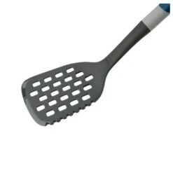 Spatule De Cuisine Ajourée 2 En 1 Core -GourmetHome Soldes Magasin 8144eb2ca9f74aba9b8eec1bc239613b.cropped 271 337 640 700.processed