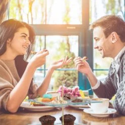 Serviteur Gâteau Carré En Verre -GourmetHome Soldes Magasin 93711cb42220415ca24d504bd5d2a62f