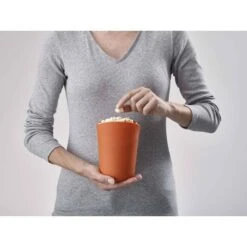 Joseph Joseph Set 2 Cornets à Pop Corn M Cuisine -GourmetHome Soldes Magasin 9ad7658c4a4a4c19b89a78ca5fa82d73