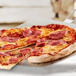 Pelle à Pizza Avec Poignée En Bois -GourmetHome Soldes Magasin a024bf1d57384185ac7a72e64633b9d1